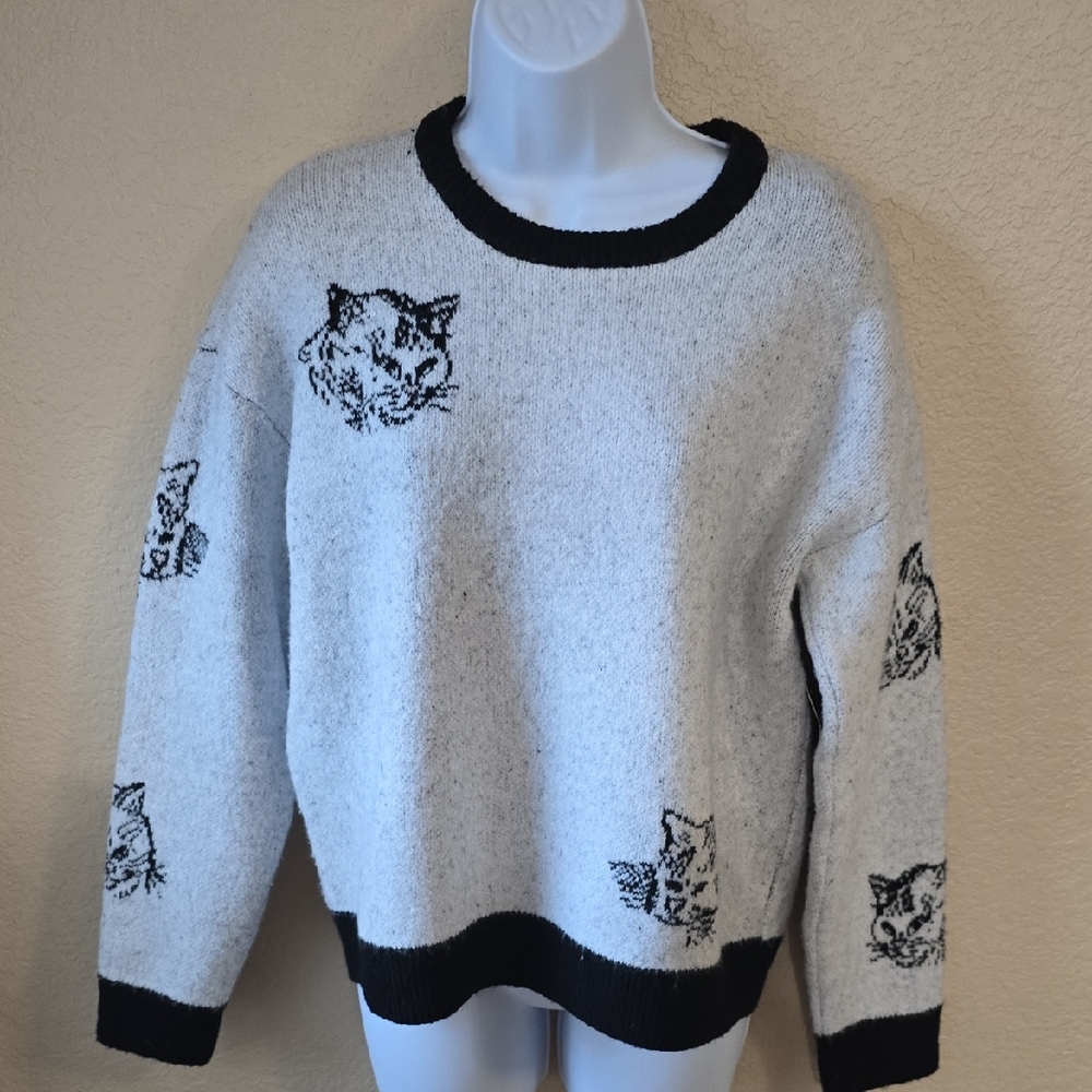 Chic Cat Motif Women's Sweater - Black and Gray